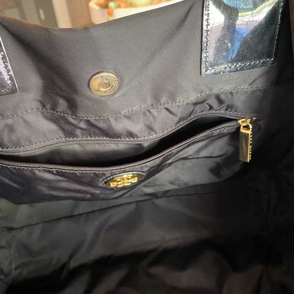 Tory Burch Ella Tote - Picture 6 of 9